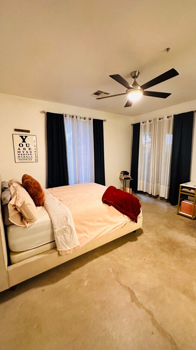 Building Photo - 10655 N 9th St