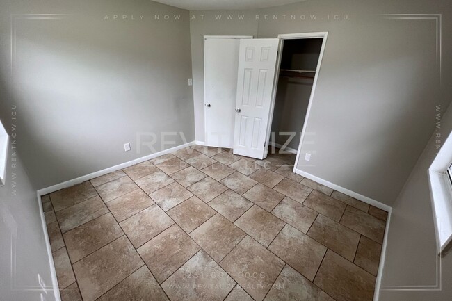 Building Photo - Updated 3 Bedroom/2 Bathroom House in Mobile!