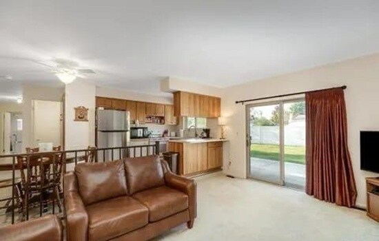Building Photo - 44284 Suffolk Ct