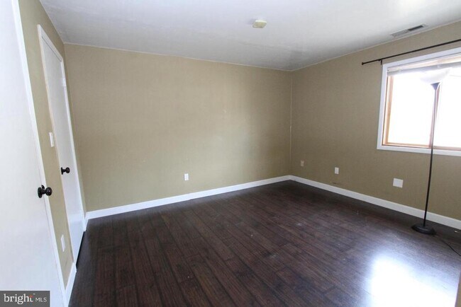 Building Photo - 604 Ravens Crest Dr