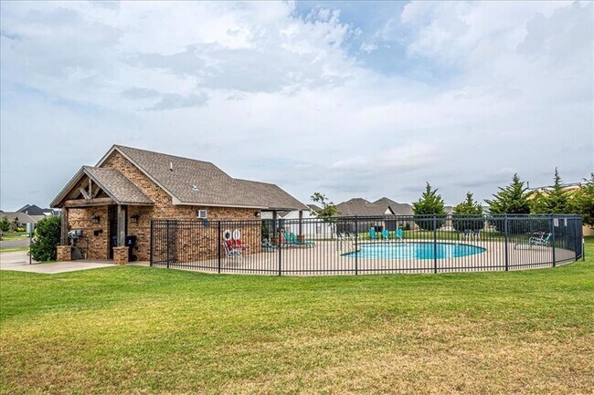 Building Photo - 10300 Glover River Dr