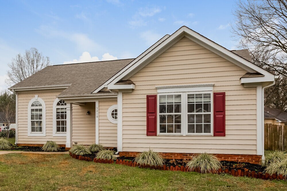 Building Photo - 5210 Grenelefe Village Rd