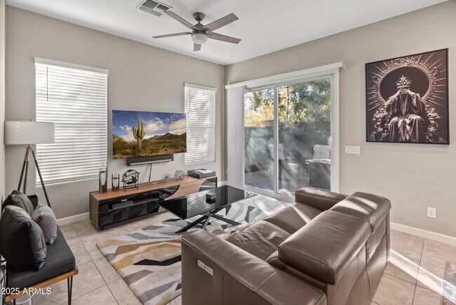 Building Photo - 3020 N 37th Pl