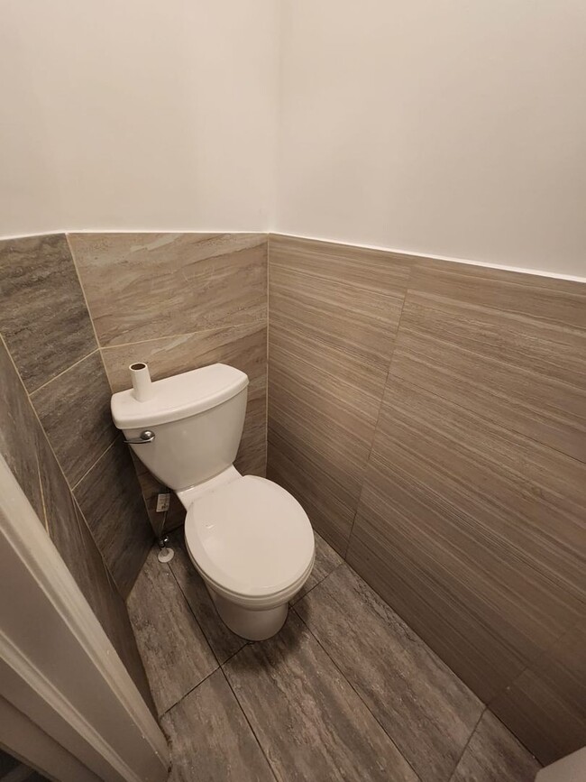 Building Photo - Remodeled home - Olney