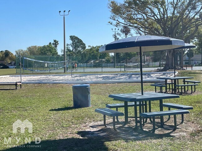 Building Photo - 12843 Longcrest Dr