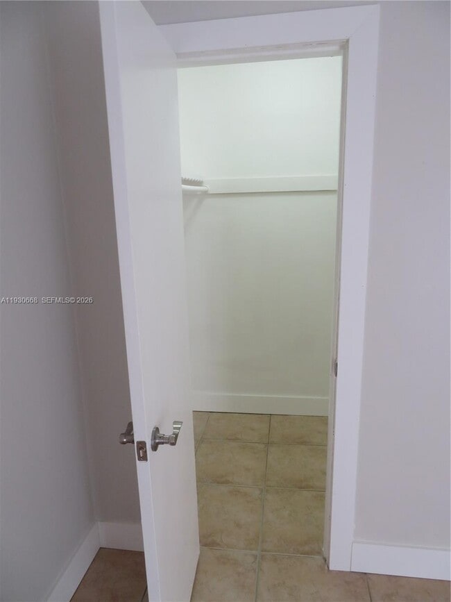 Building Photo - 7328 Miami Lakeway S