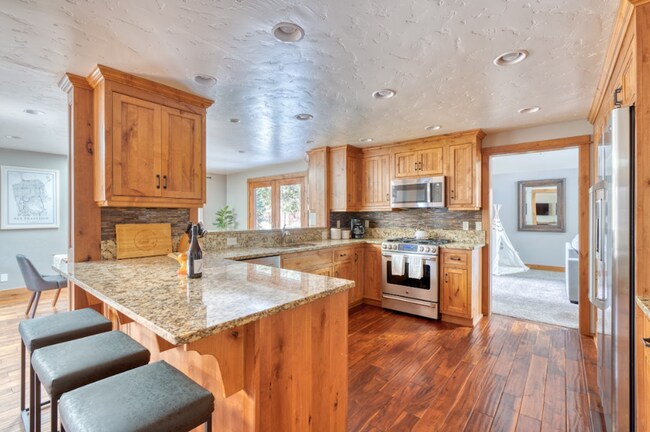 Building Photo - 61497 Orion Dr