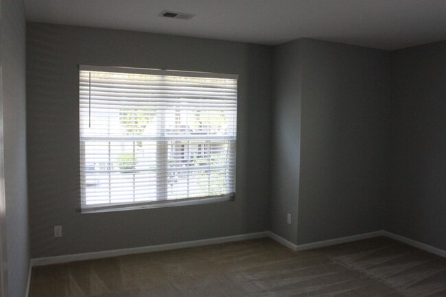 Building Photo - Summerville Rental