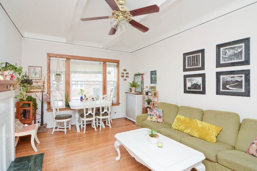 Building Photo - 1400 W Rosemont Ave