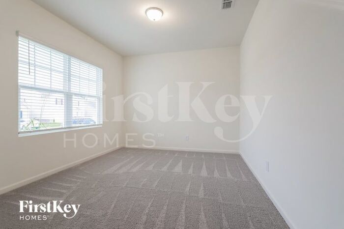 Building Photo - 135 Knightsbridge Ln
