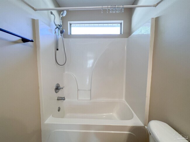 Building Photo - 702 Mozingo Ln