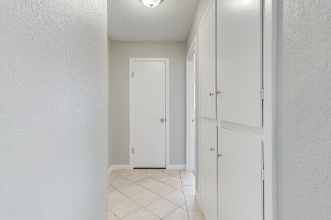 Building Photo - Wonderful 3/2/1 in Central Lubbock!