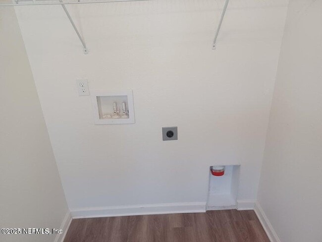 Building Photo - 5828 Harris Ave