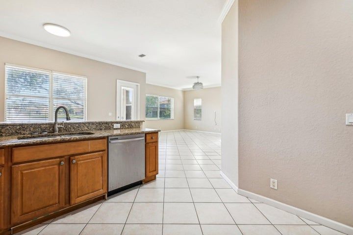 Building Photo - 7174 Ivy Crossing Ln