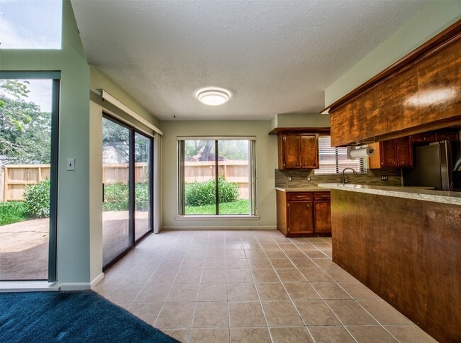 Building Photo - 8022 La Brea Dr