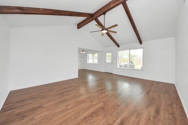 Building Photo - 10327 Sageburrow Dr