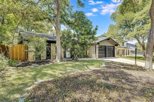 Building Photo - 1707 Fawn Dr