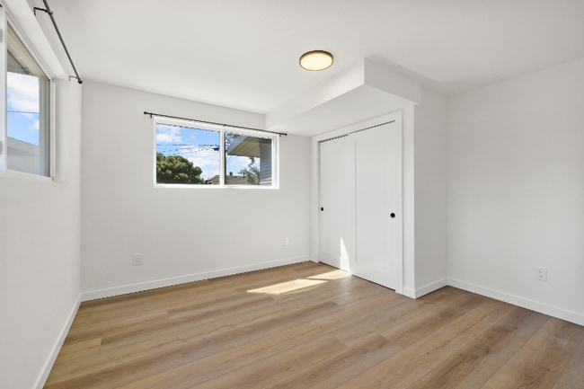 Building Photo - 7531 12th Ave SW
