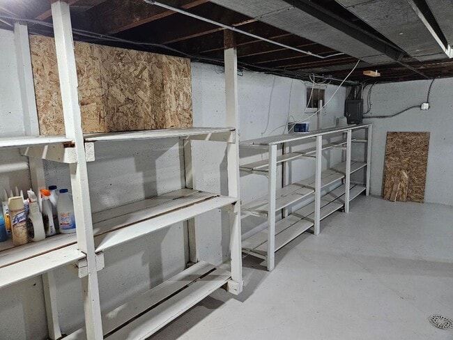 Building Photo - 161 Dole Ave