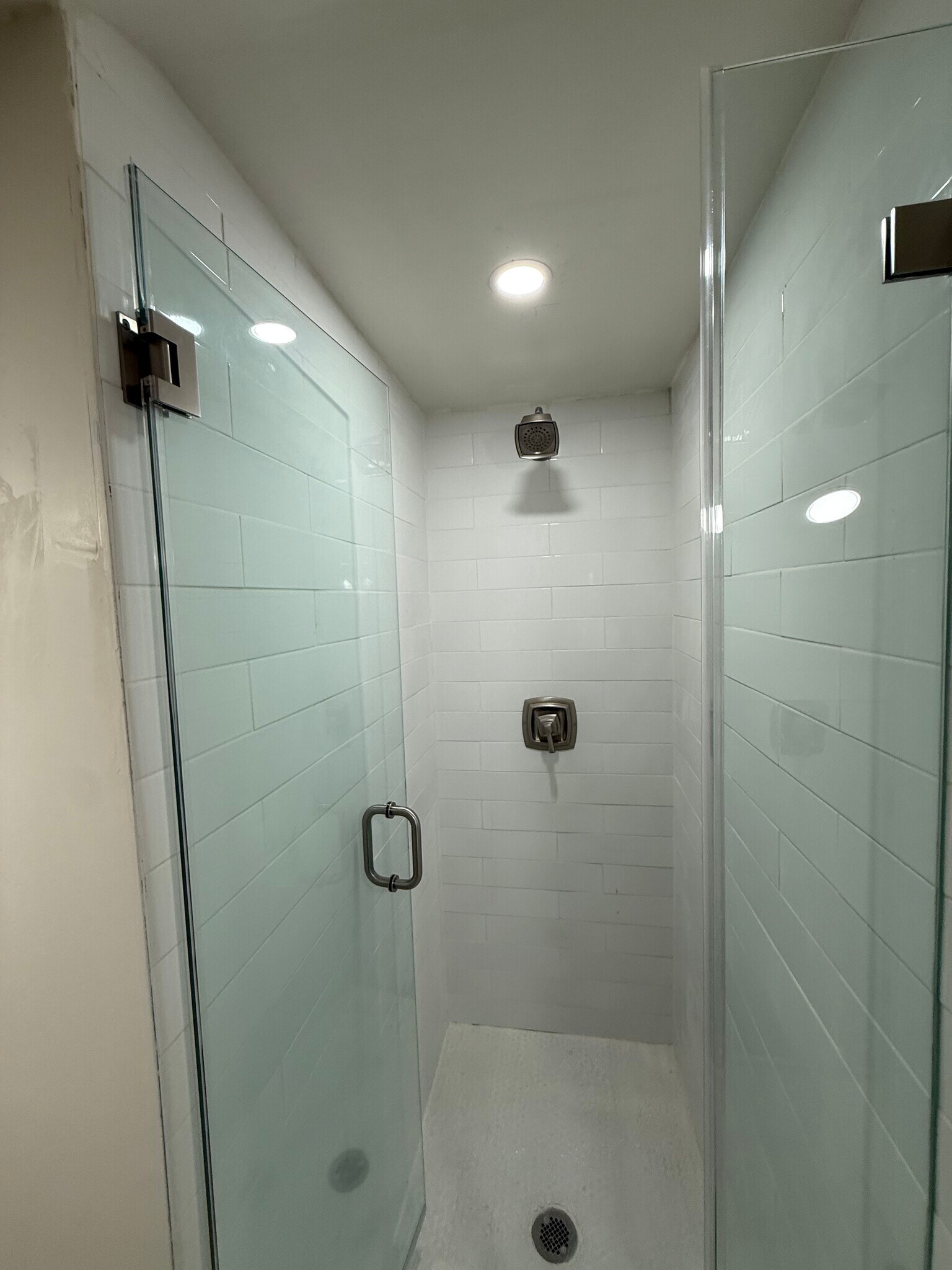 Building Photo - 19 Nichols St