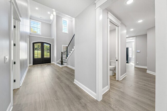 Building Photo - 601 Joyce Ave