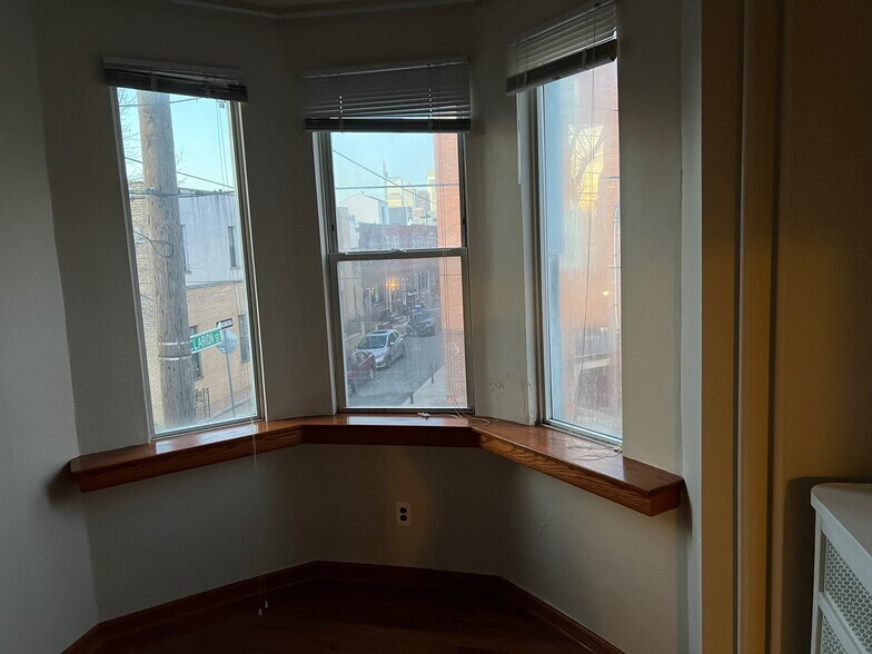 Building Photo - 1306 Tasker St