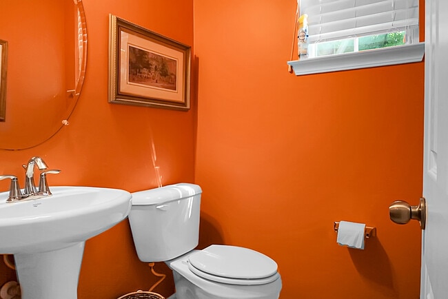 Building Photo - 1645 Cristalino Cir