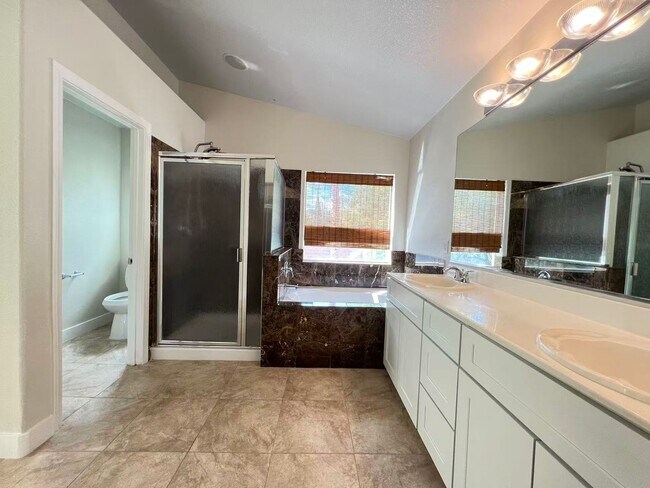 Building Photo - Beautiful and well-maintained two-story home in summerlin