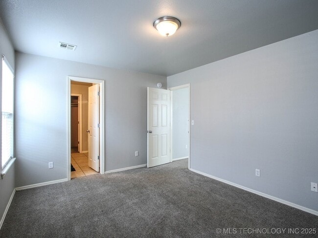 Building Photo - 16052 S 83rd E Ave