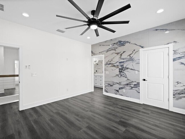 Building Photo - 5002 W Idaho St