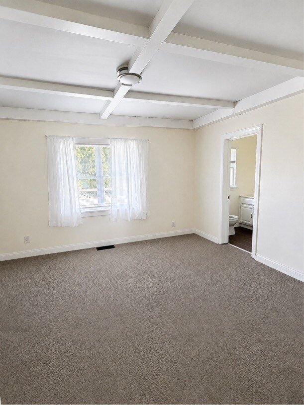 Building Photo - 269 W Hwy St