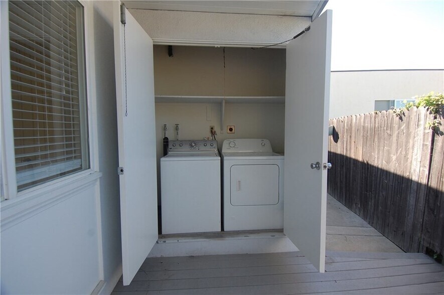 Building Photo - 316 Cazador Ln