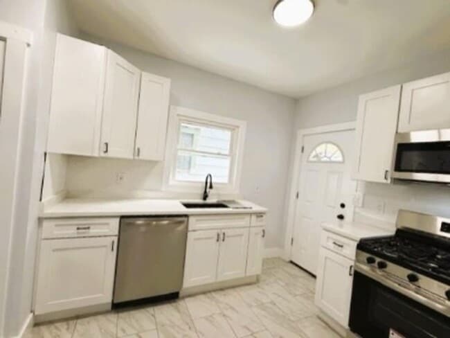 Building Photo - 1218 Rodgers St