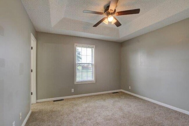 Building Photo - 207 Ruf Dr