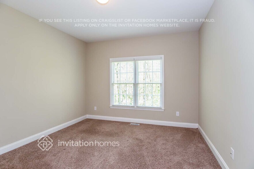 Building Photo - 3864 Lost Oak Dr NE