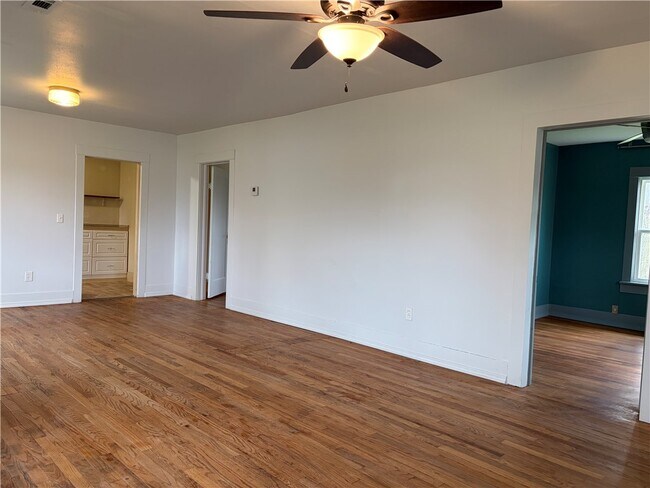 Building Photo - 2255 E Huntsville Rd