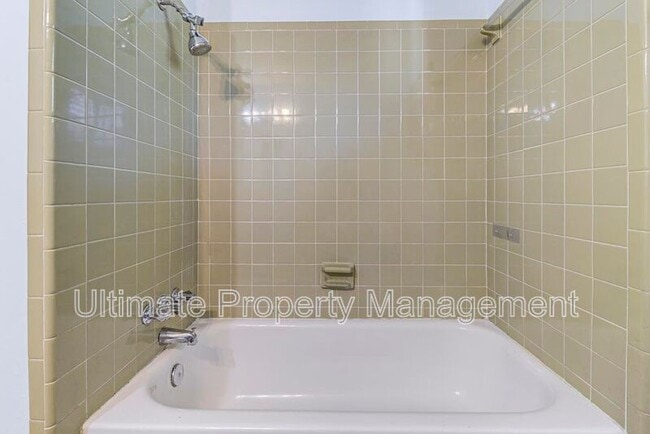 Building Photo - 2101 Delgado St