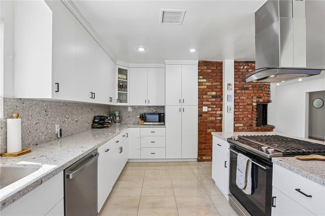 Building Photo - 16729 Archwood St