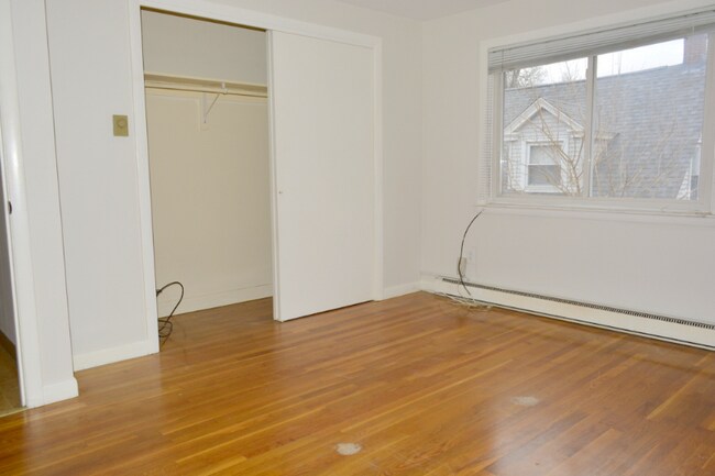 Building Photo - 145 Magnolia St