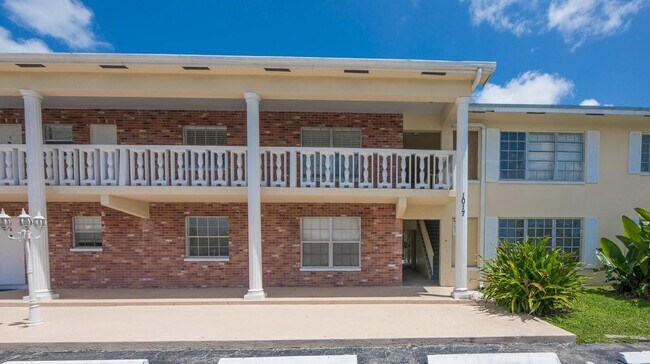 Building Photo - 1017 NW 30th Ct