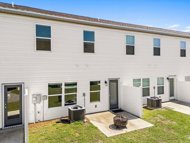 Building Photo - 409 N Gay Ave