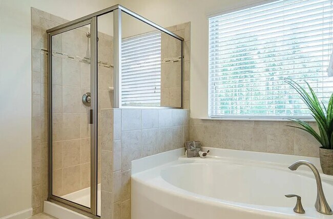 Building Photo - 5403 Cambridgeshire Loop