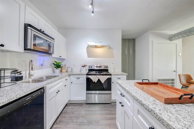 Building Photo - 4014 Dreyfus St