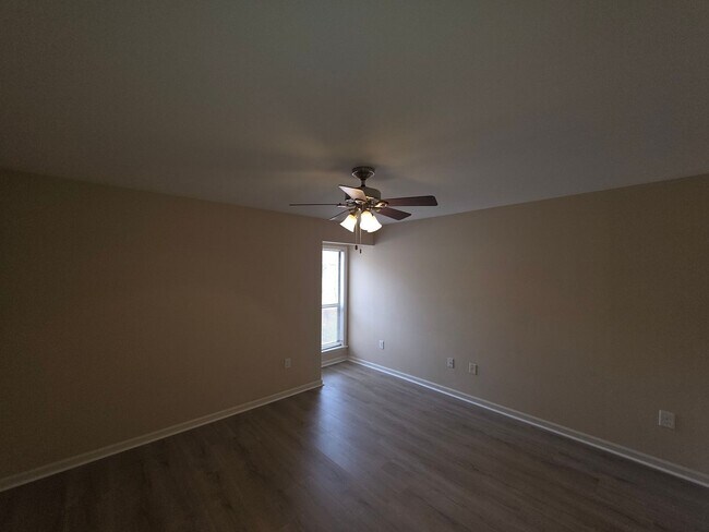 Building Photo - 7325 Winery Ln