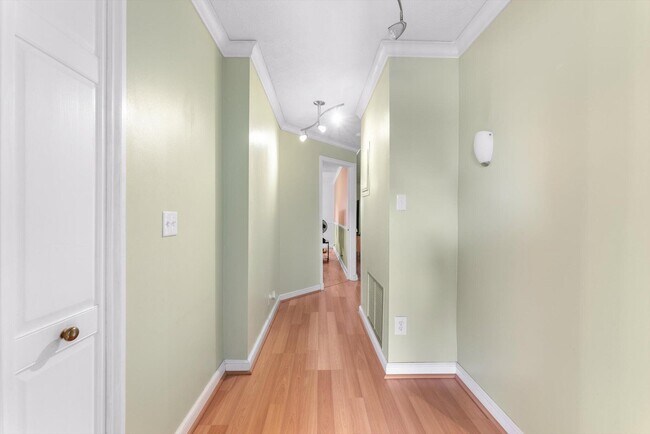 Building Photo - 8000 Lagos De Campo Blvd