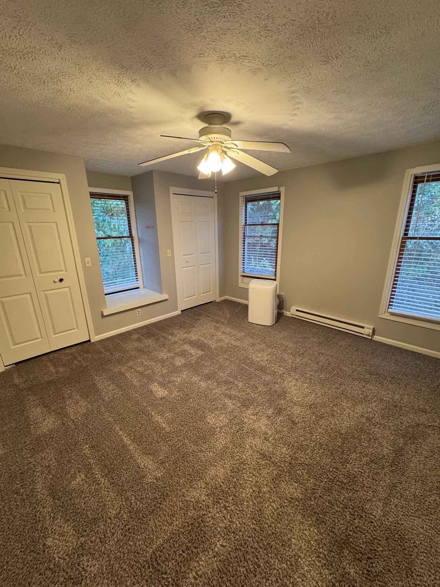 Building Photo - 4123 Regentview St NE