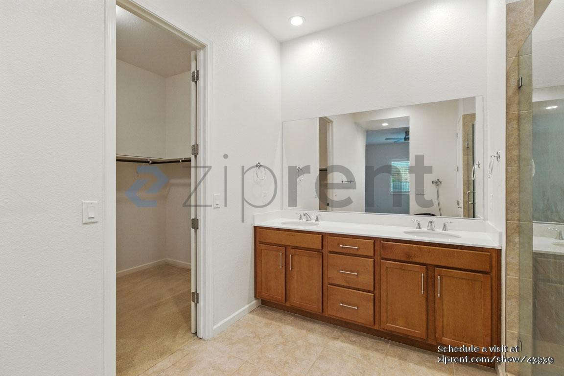 Building Photo - 15042 Iron River Dr