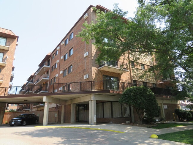 Building Photo - 2317 N Neva Ave