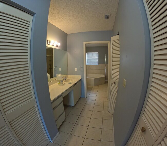 Building Photo - 7473 Champagne Pl