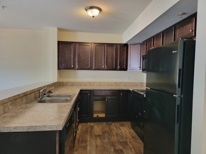 Building Photo - 118 Park Place Cir